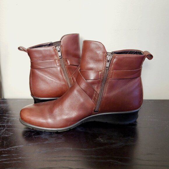 Ecco brown leather cross buckle wedge ankle boots. Size 41 (U.S. size 10-10.5) - Picture 5 of 5